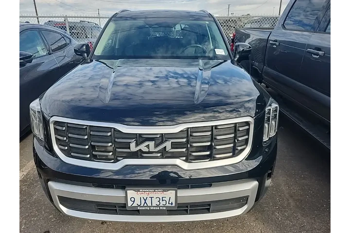$33591 : Kia Telluride 2024 S 4dr SUV image 2