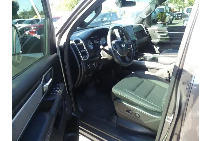 $35880 : Ram 1500 2021 4x4 Big Horn 4 image 7