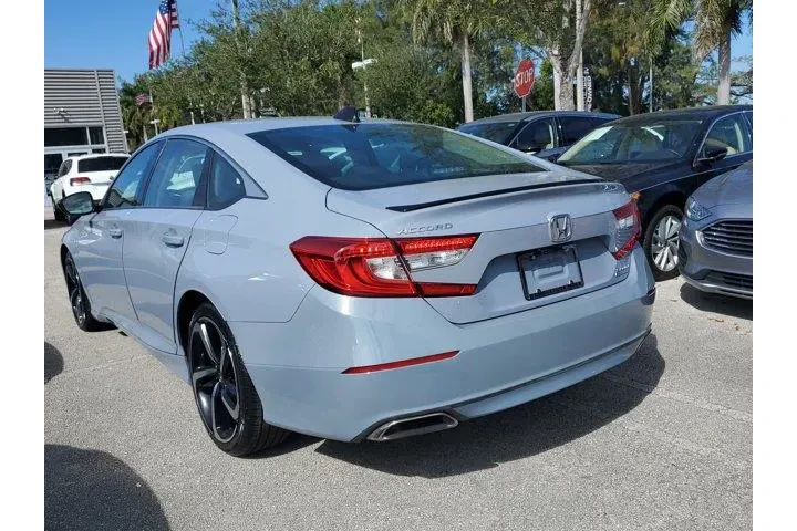 $19490 : Honda Accord 2021 Sport Spec image 4