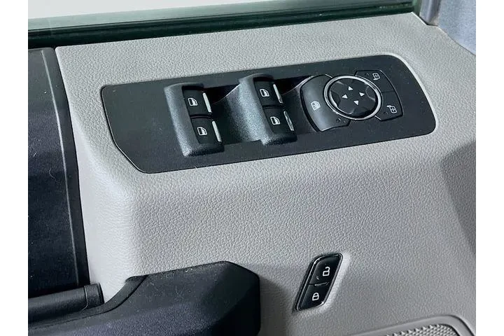 $31975 : Ford F-150 2020 4x4 XL 4dr S image 9