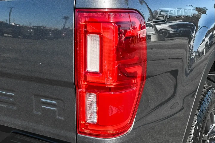 Ford Ranger 2021 4x2 XLT 4dr image 9