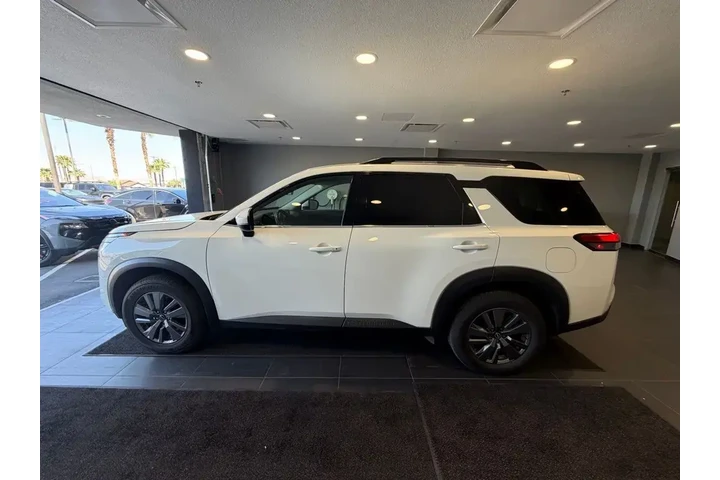 $29984 : Nissan Pathfinder 2025 SV 4d image 8