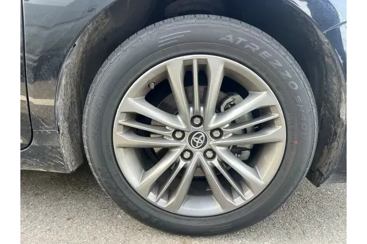 $13988 : Toyota Camry 2015 SE 4dr Sed image 5