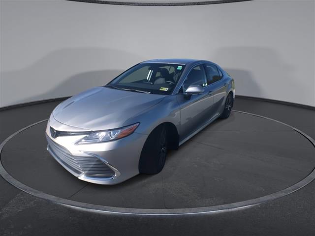 $33000 : PRE-OWNED 2023 TOYOTA CAMRY X image 4