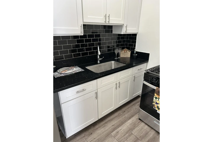 $1475 : Estudio Cerca de Downtown LA image 6