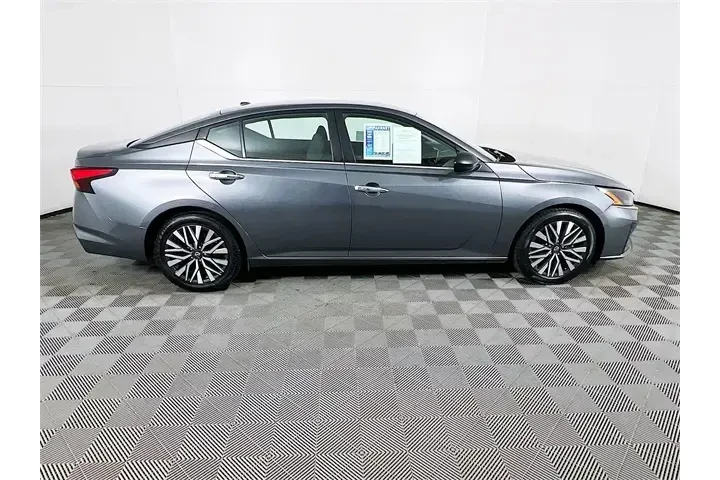 $18800 : Nissan Altima 2024 2.5 SV 4d image 8