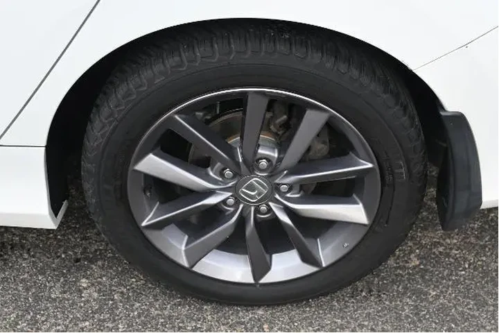 $18488 : Honda Civic 2020 EX 4dr Seda image 3