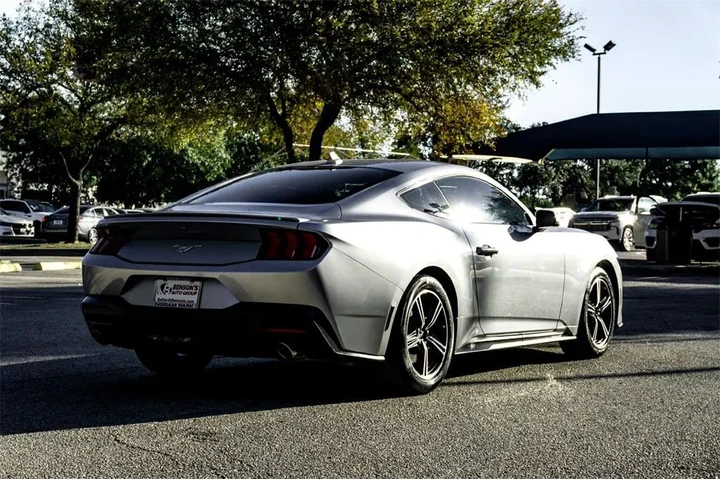 $28386 : Ford Mustang 2024 EcoBoost P image 5