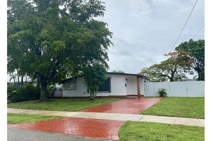$950 : stainless steel appliances image 1