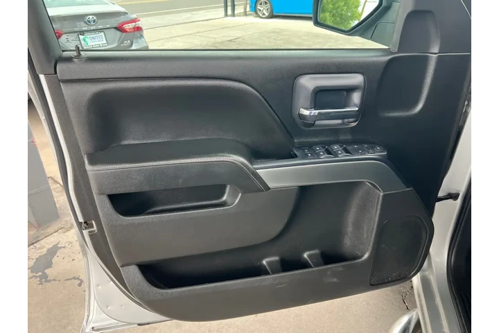 $18950 : 2018 Silverado 1500 LT Crew C image 10