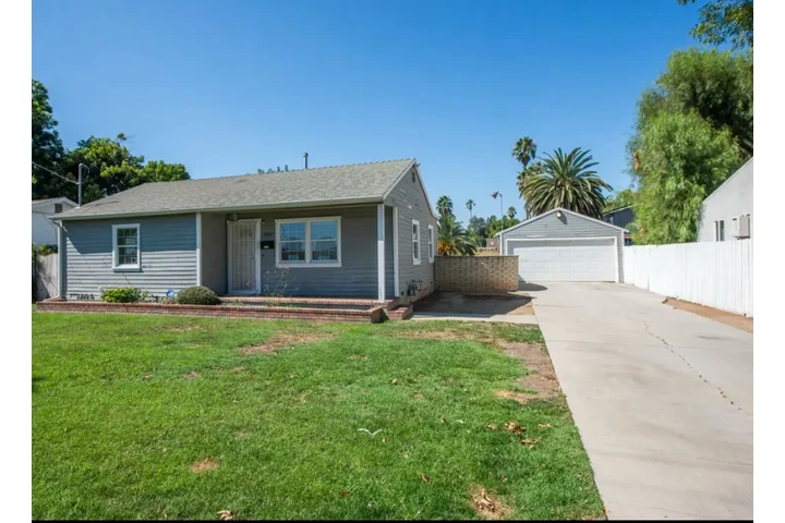 $2400 : 3 Bedroom House  in Lynwood image 1
