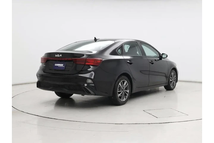 $18998 : Kia Forte 2024 LXS 4dr Sedan image 8