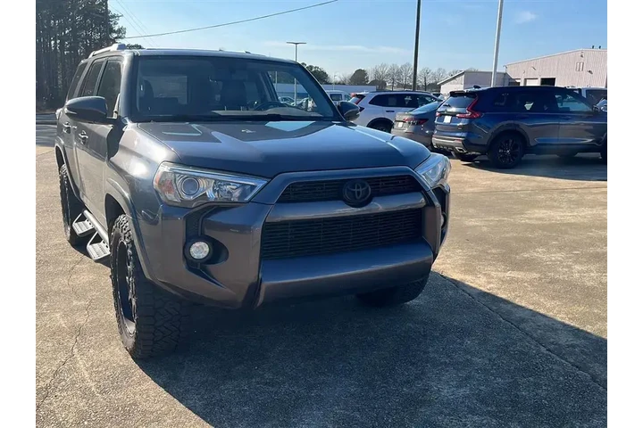 $25102 : Toyota 4Runner 2018 4x4 SR5 image 2