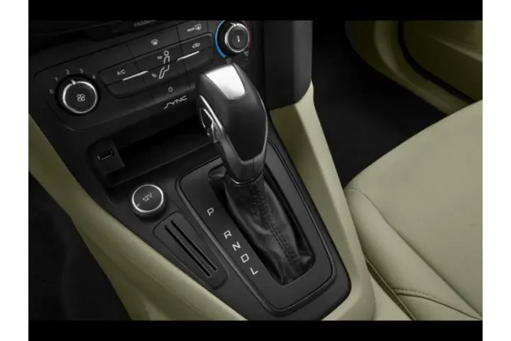 $9680 : Ford Focus 2018 SE 4dr Sedan image 8