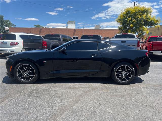 $17088 : 2017 Camaro LS, MANUAL TRANNY image 2