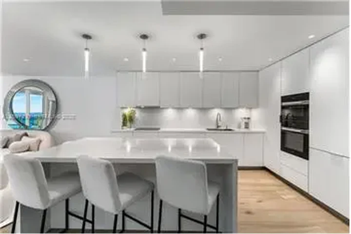 $11500 : Rental property with 1 bedro image 6