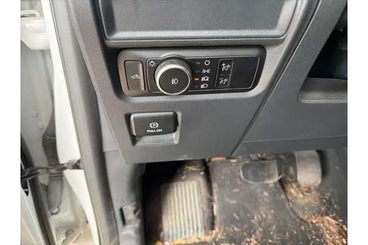 $31630 : Ford F-150 2023 4x2 XL 4dr S image 10