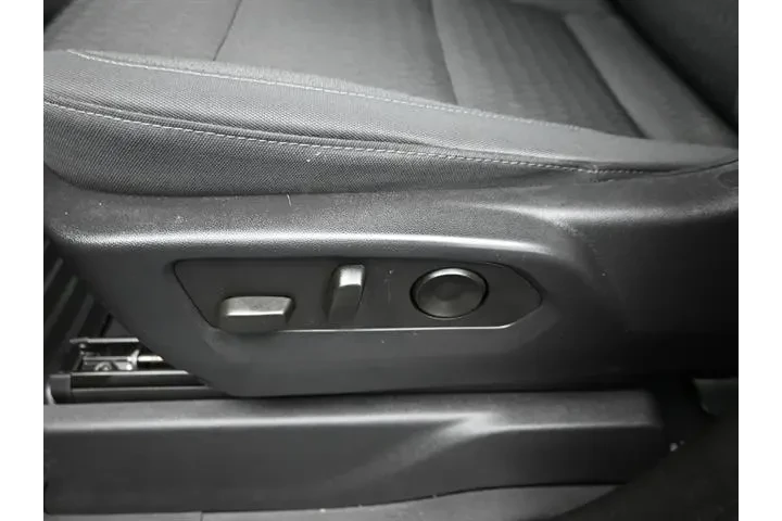 $33822 : Chevrolet Silverado 1500 202 image 7