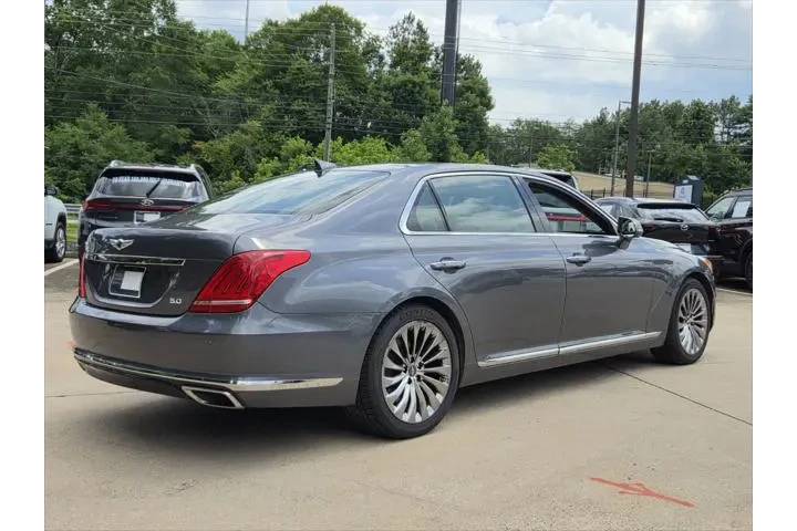 $23993 : Genesis G90 2017 5.0 Ultimat image 1