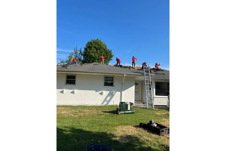 Mayancelas Jr Roofing LLC image 8