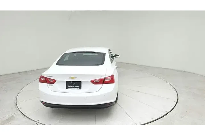 $18983 : Chevrolet Malibu 2024 LT 4dr image 6
