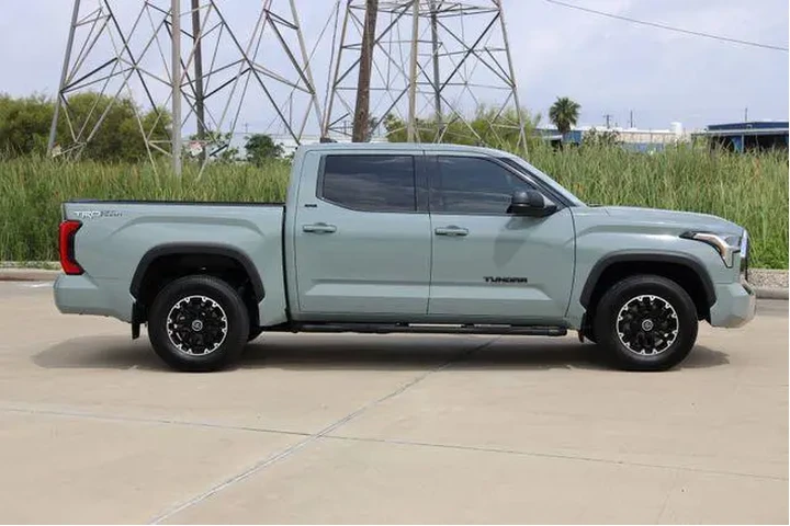 $37703 : Toyota Tundra 2022 4x2 SR5 4 image 4
