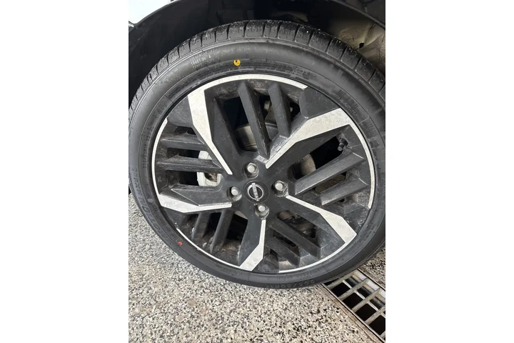 $17798 : 2023 Versa 1.6 SR image 9