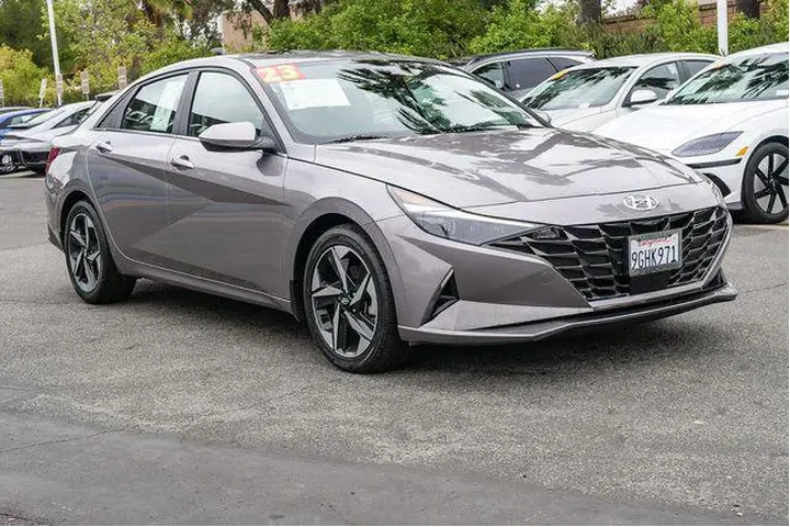 $22000 : Hyundai ELANTRA 2023 Limited image 3