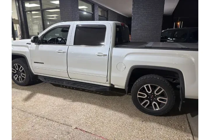 $22605 : GMC Sierra 1500 2018 4x4 SLE image 2