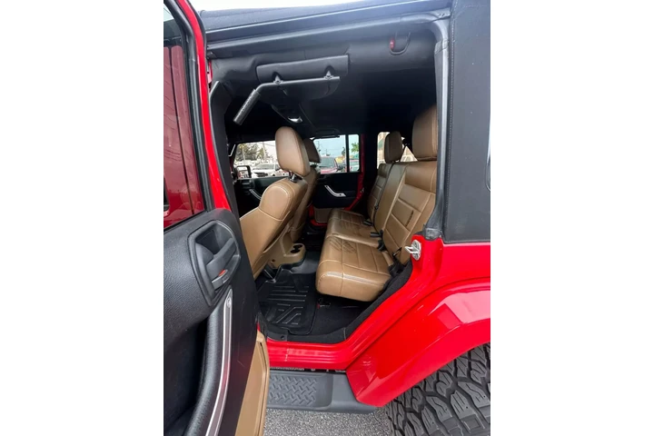 $12900 : Jeep Wrangler Unlimited Sahara image 6