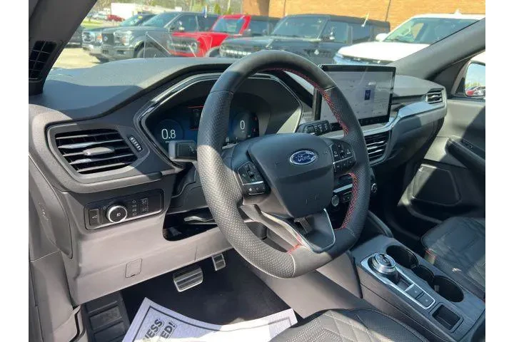 $27658 : Ford Escape 2023 AWD ST-Line image 7