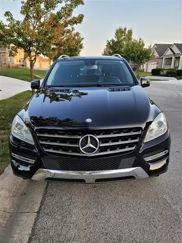 $9000 : 2014 Mercedes Benz ML350 4Mati image 1