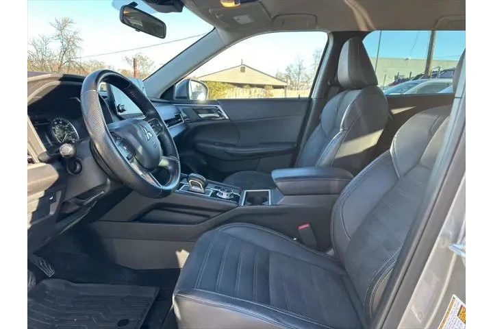 $23180 : Mitsubishi Outlander 2023 AW image 10