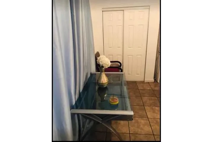 $850 : SE RENTA UNA RECAMARA EN ELA image 3