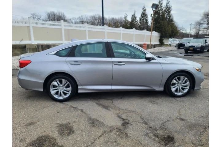 $20495 : Honda Accord 2020 LX 4dr Sed image 5