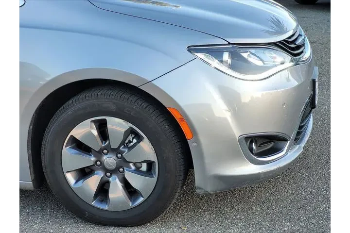 $14997 : Chrysler Pacifica Hybrid 201 image 3