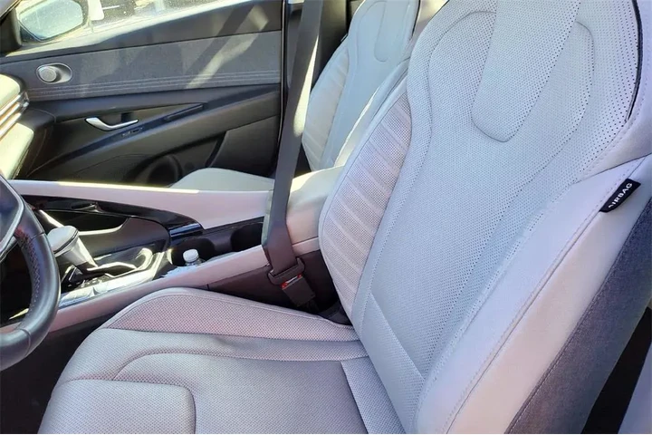 $22027 : Hyundai ELANTRA 2024 Limited image 10