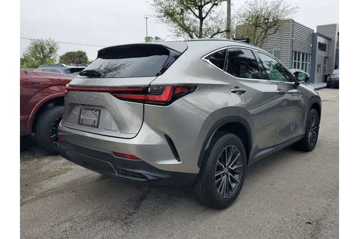 $33990 : Lexus NX 250 2024 4dr Crosso image 6