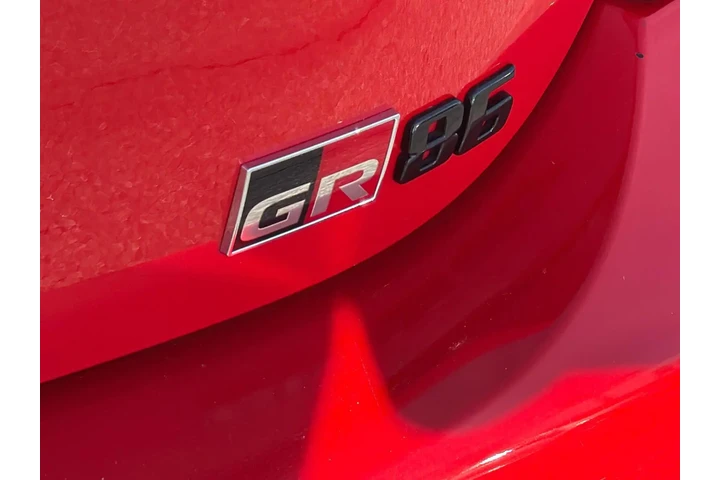 $27771 : Toyota GR86 2022 2dr Coupe 6 image 7