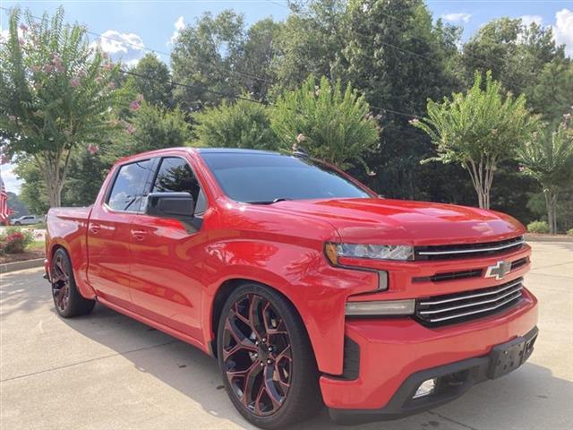 2019 Silverado 1500 RST Crew image 1