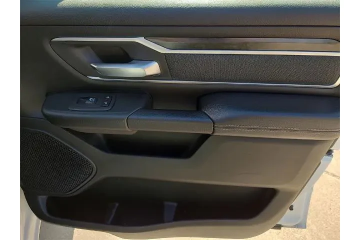 $23930 : Ram 1500 2021 4x2 Big Horn 4 image 9