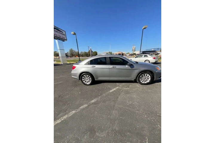 2014 200 Touring image 4