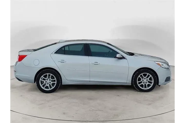 $10961 : Chevrolet Malibu 2015 LT 4dr image 6