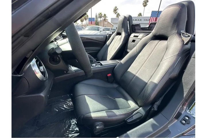 $19997 : 2018 MX-5 Miata Grand Touring image 9