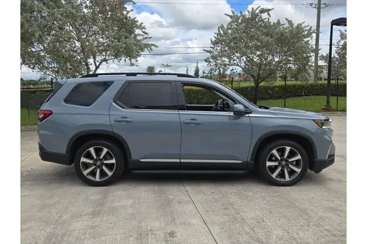 $39993 : Honda Pilot 2023 Touring 4dr image 7