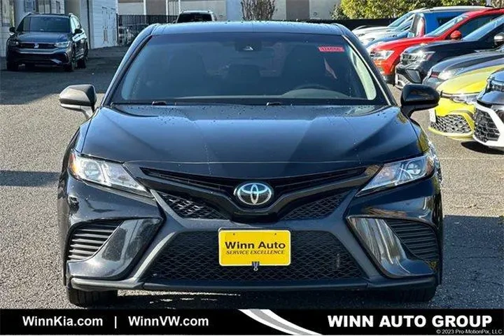 $20042 : Toyota Camry 2020 SE 4dr Sed image 1