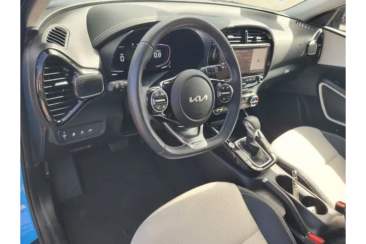$22590 : Kia Soul 2024 GT-Line 4dr Cr image 9
