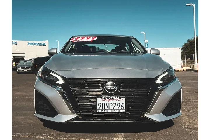 $19997 : Nissan Altima 2023 2.5 SV 4d image 5