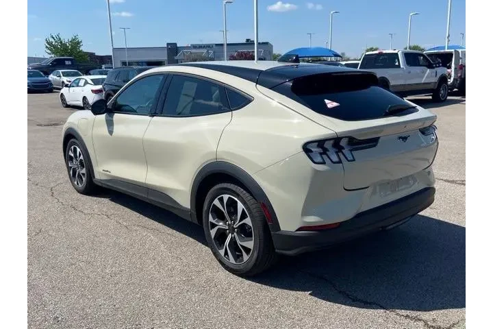 $33729 : Ford Mustang Mach-E 2025 AWD image 4