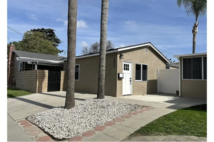 $850 : Cozy home image 1